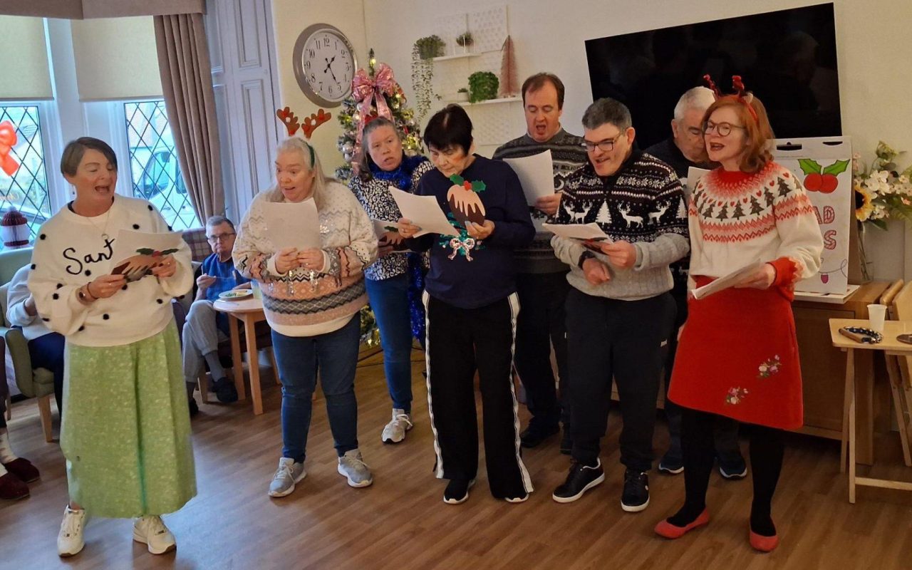 Barrhead Belters spread Christmas cheer across East Renfrewshire