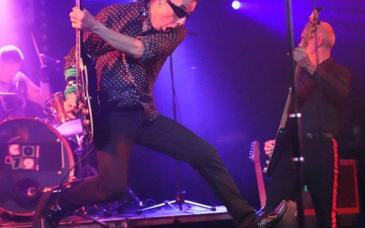 Christmas time live music gigs all over Paisley town