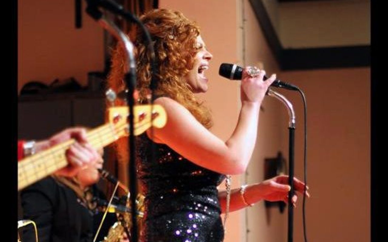 PAISLEY town live music gigs this Easter Weekend and all next week