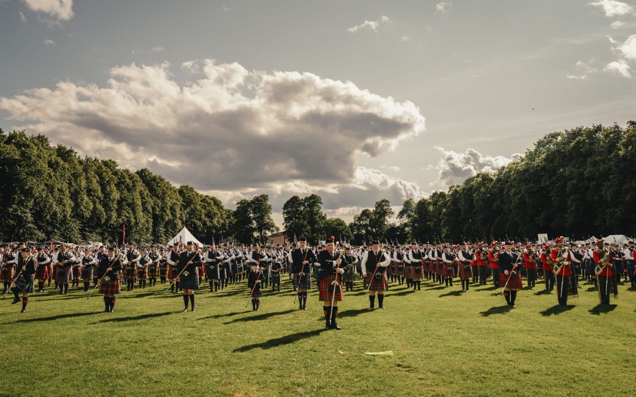 Renfrew hosts top piping talent
