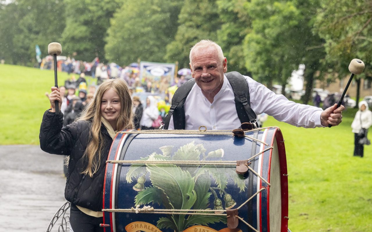 Thousands turned out to enjoy a day of fantastic live entertainment at the 40th anniversary of Paisley’s annual Sma’ Shot Day 2026