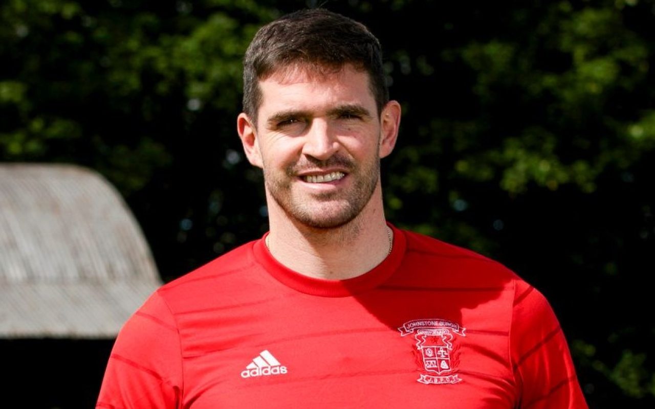 Johnstone Burgh striker Kyle Lafferty completes move to Forth Wanderers