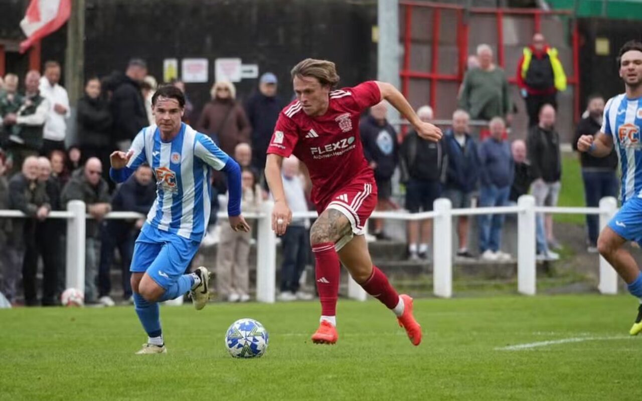 Johnstone Burgh left it late to claim all three points against Renfrew